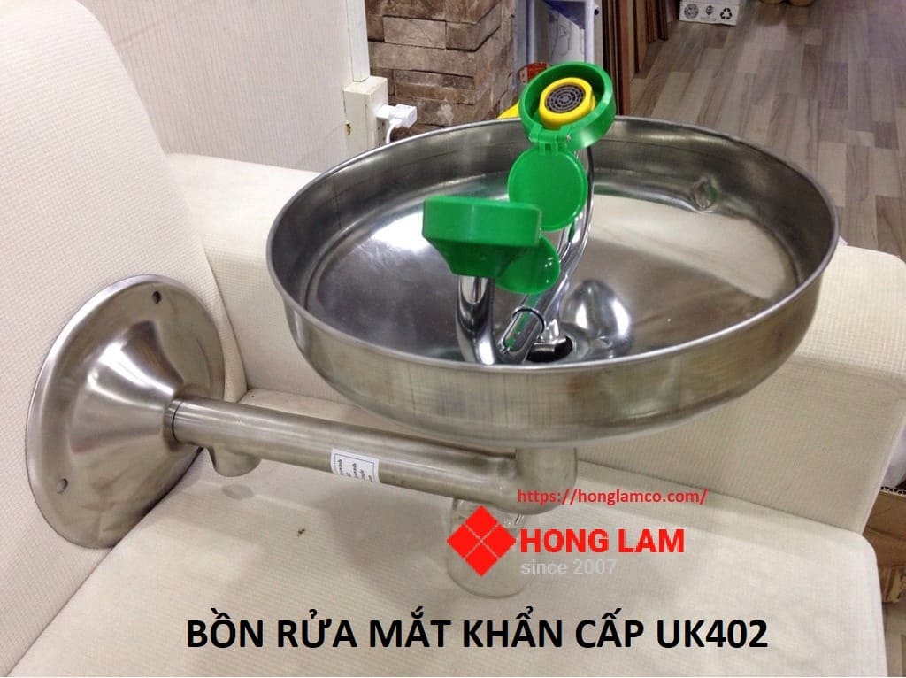 Lắp đặt Bồn rửa mắt khẩn cấp UK402 đạt chất lượng tiêu chuẩn