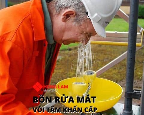 Trang bị bồn rửa mắt và tắm khẩn cấp phòng rủi ro tai nạn hóa chất 