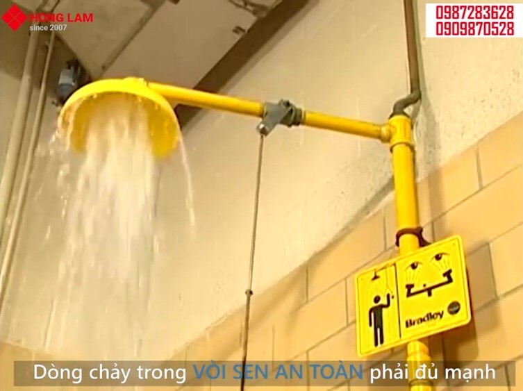 bộ rửa mắt và tắm khẩn cấp tại Hồng Lam